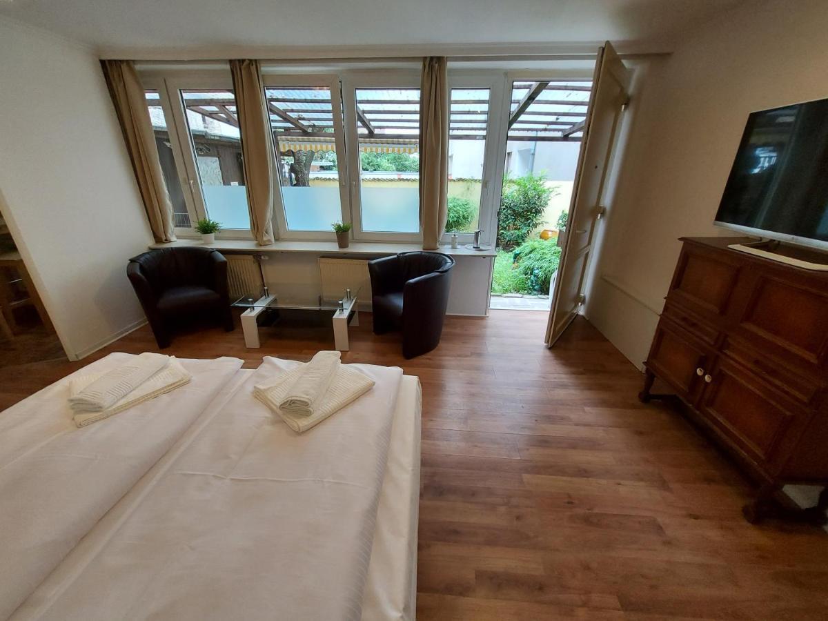 Garden Apartment Кьолн Екстериор снимка